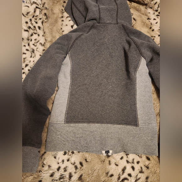 Lululemon Jacket - Picture 6 of 9